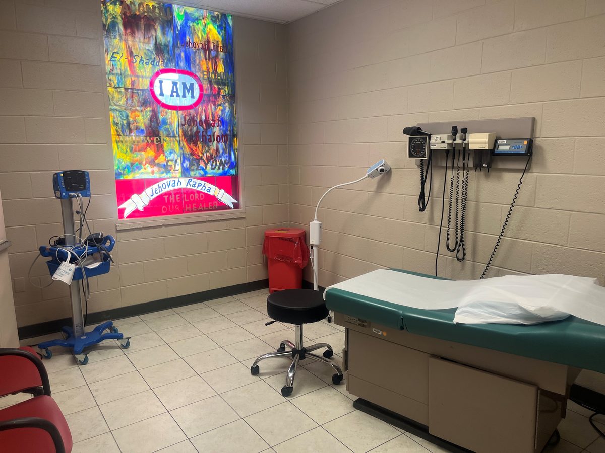 An exam room at the Servolution medical clinic